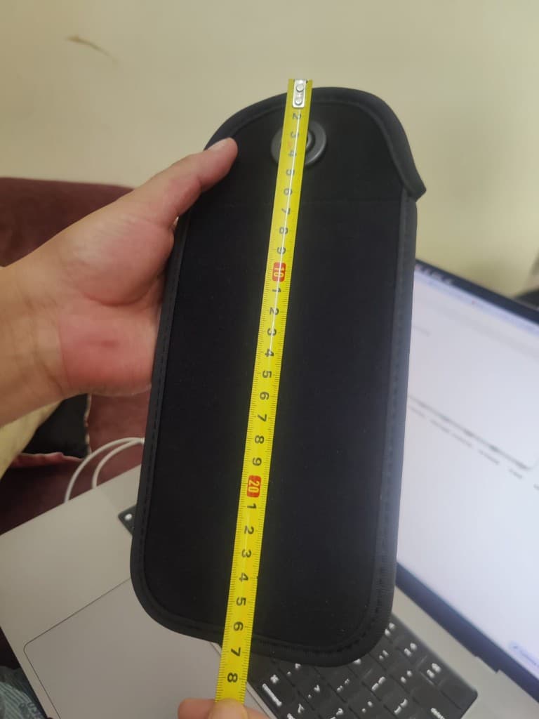 Pouch dimensions — approximately 27cm length